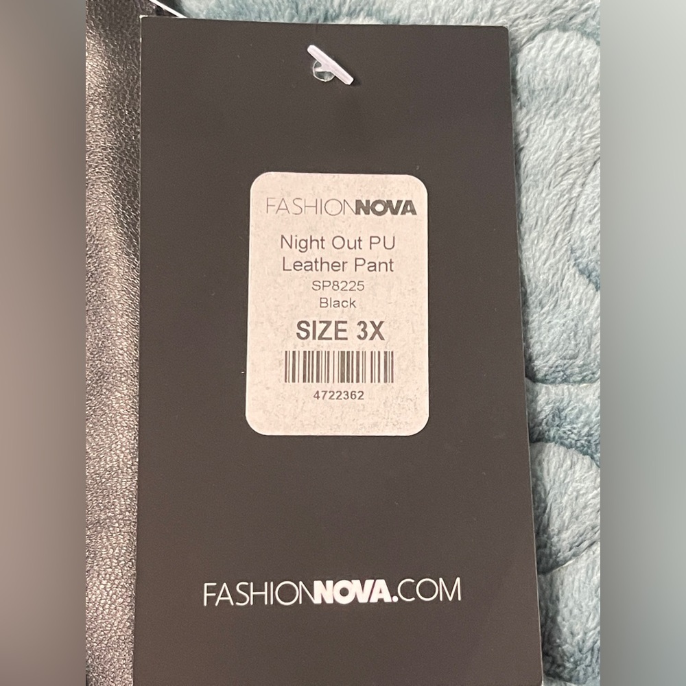 Fashion Nova Faux Leather Pants Size 3X  Black 5 Pocket - Picture 7 of 11